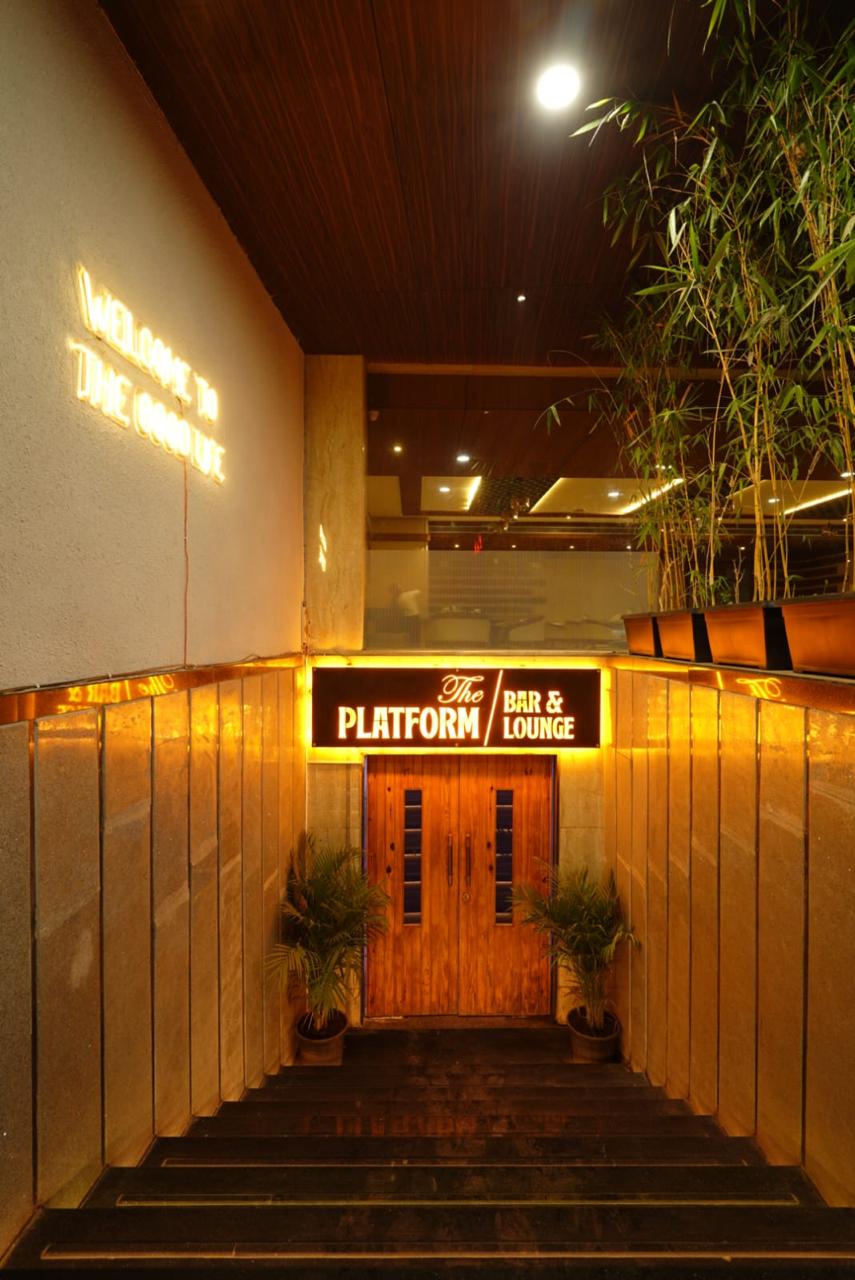 Hotel Grand Rajputana bar and lounge view 1