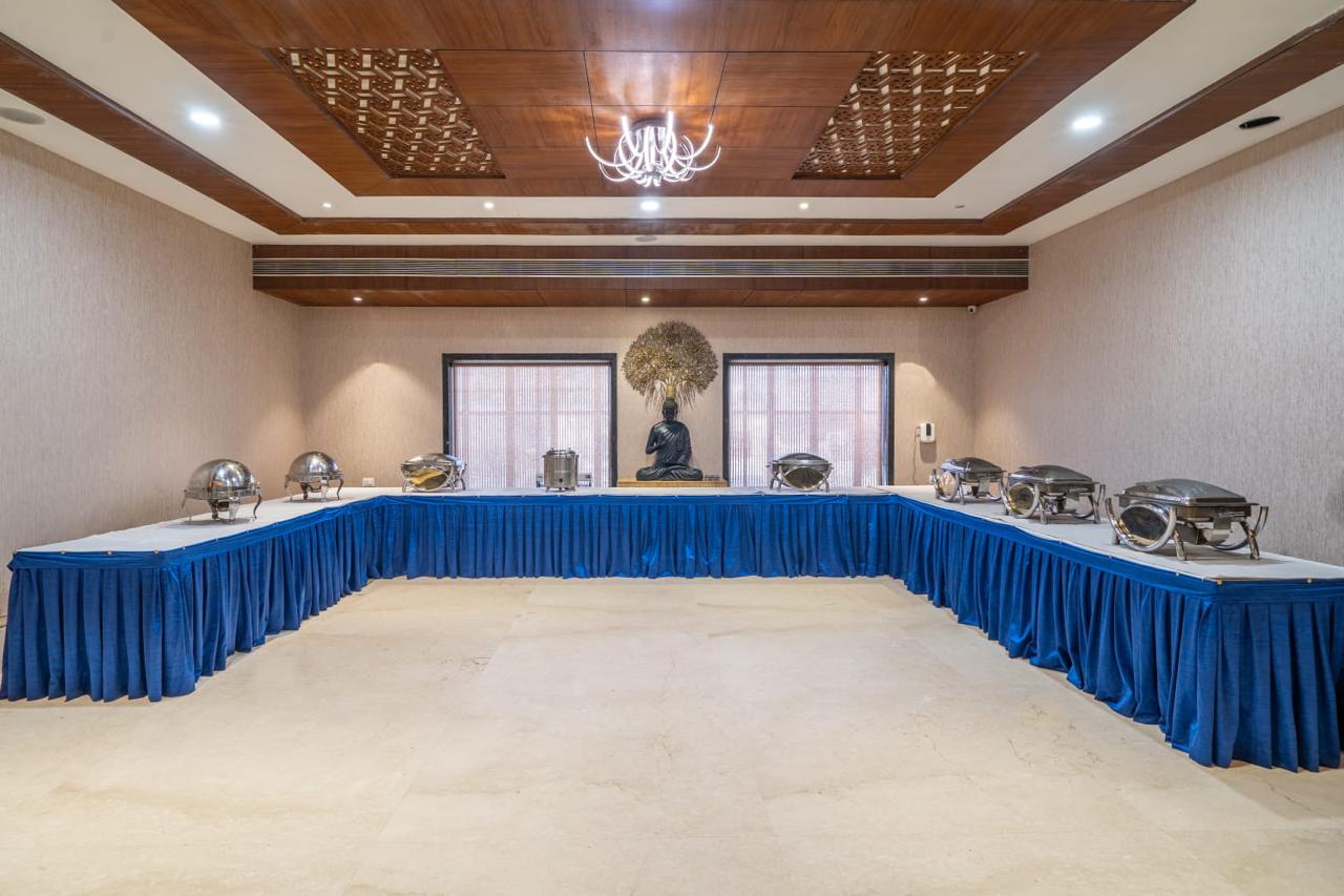 Buffet arrangement at Hotel Grand Rajputana